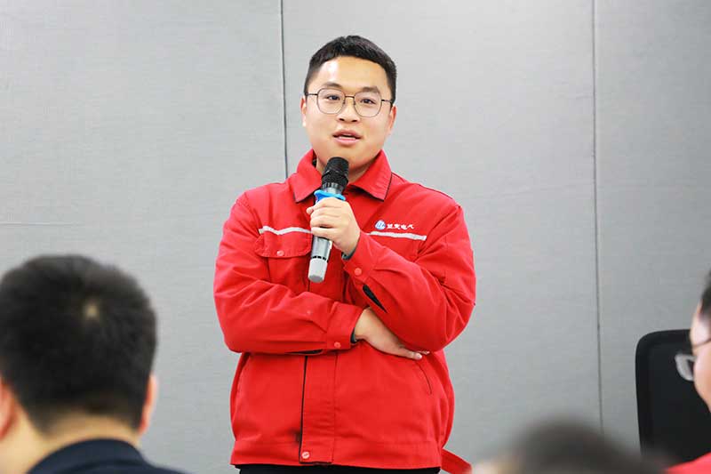 64914312.jpg 076A2505.jpg