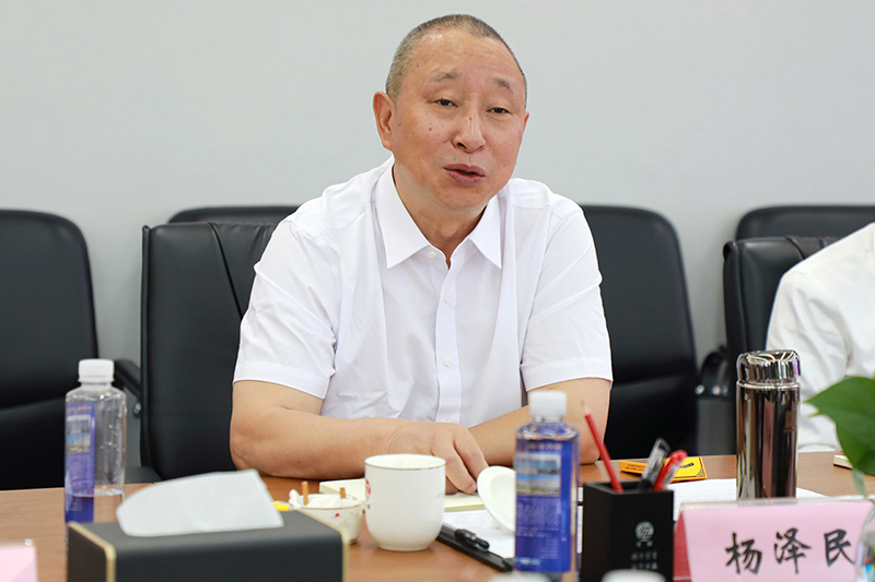 52139845.jpg 076A4981.jpg